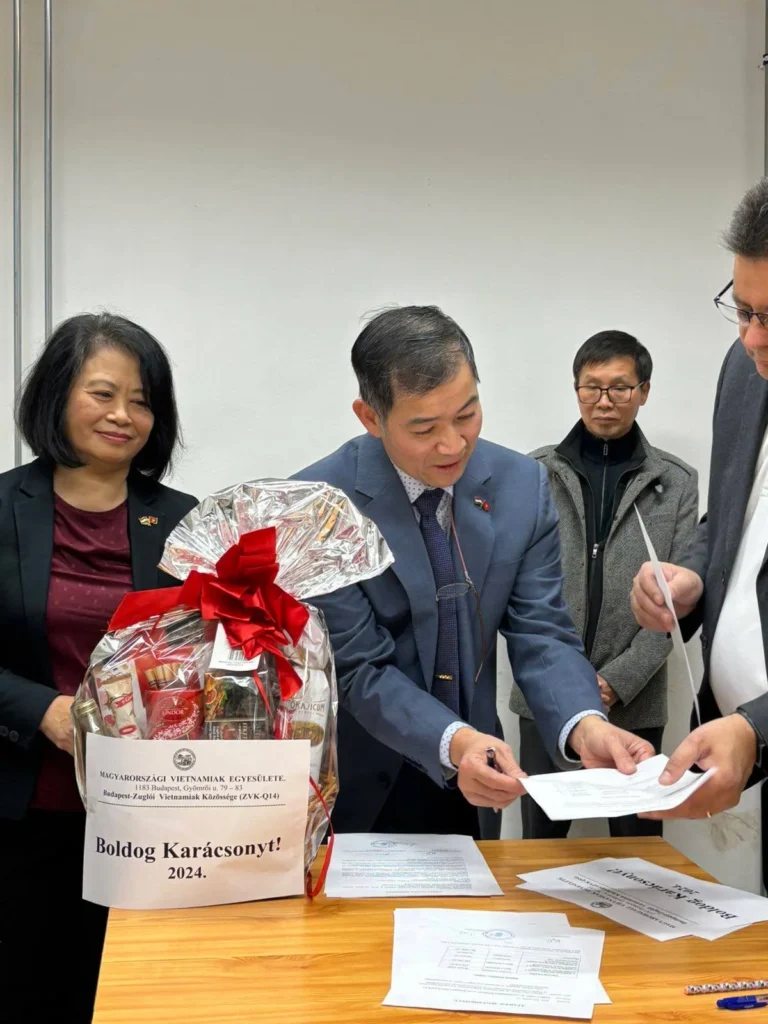 CHƯƠNG TRÌNH TỪ THIỆN MÙA NOEL CỦA CỘNG ĐỒNG VIỆT TẠI QUẬN 14