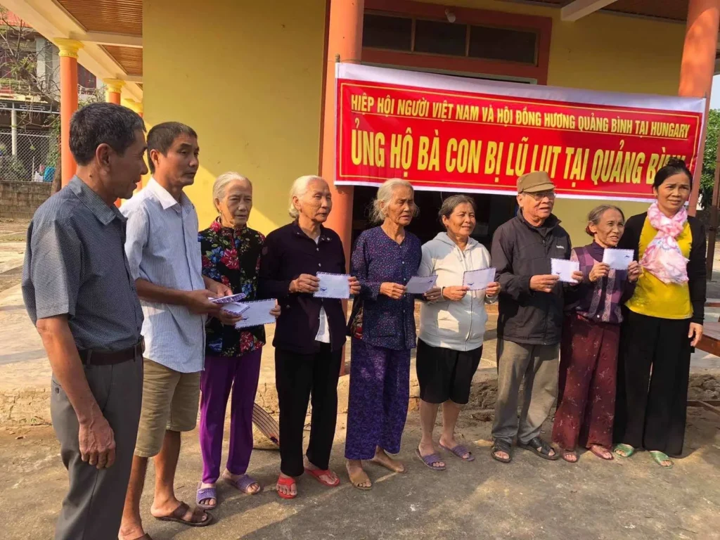 Thực hiện đúng lời hứa, các anh chị hội đồng hương Quảng bình và các tình nguyện viên ở Việt nam đã chuyển số tiền bà con cộng…