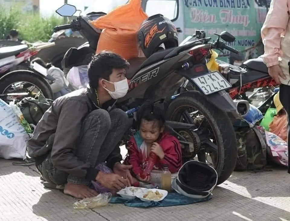 CÙNG CHUNG TAY GÓP SỨC, ỦNG HỘ QUÊ HƯƠNG VIỆT NAM CHỐNG DỊCH Covid-19 .