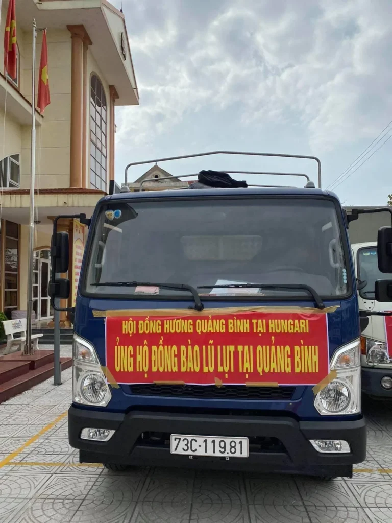 Hội đồng hương Quảng bình tại Hungary đã đưa những gói quà cứu trợ đầu tiên tới tận tay bà con đang đối mặt với khó khăn do lũ…